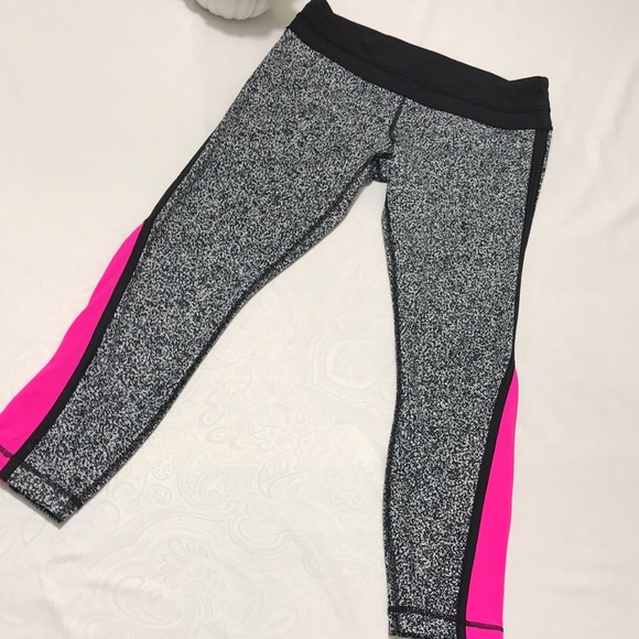 Lululemon | Black and pink leggings Sz 8 - Picture 11 of 13